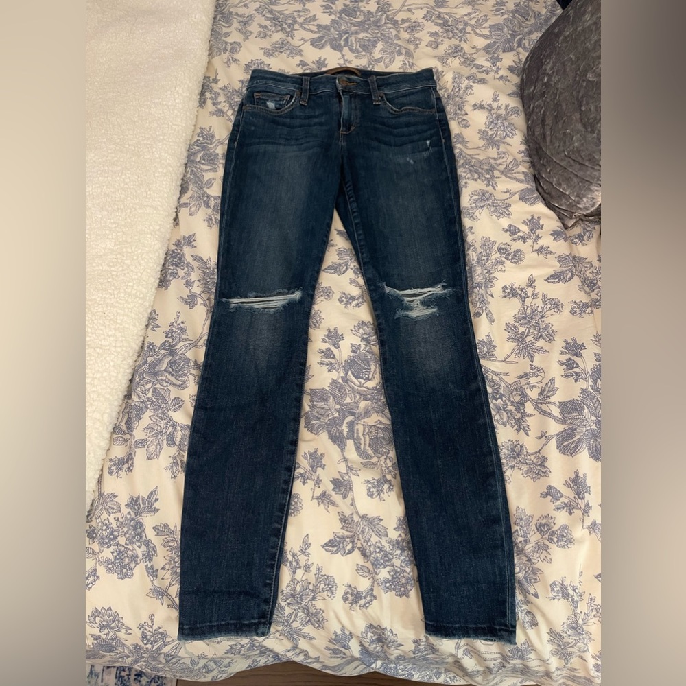 Super soft Joe’s jeans size 26